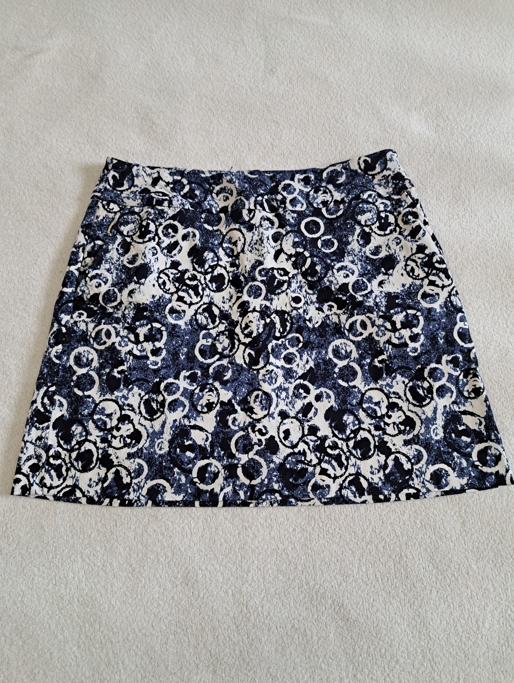 S.C.& Co. Pull On Skort Blue White Stretch Print Womens Size 10 Summer Abstract
